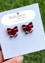 Load image into Gallery viewer, Small Stud Sport BOWS
