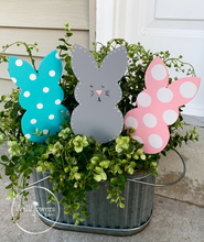 Load image into Gallery viewer, Bunny Yard and Garden Stake
